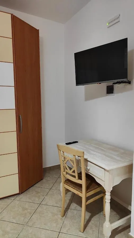 Πανσιόν Helianthus Rooms Λέτσε